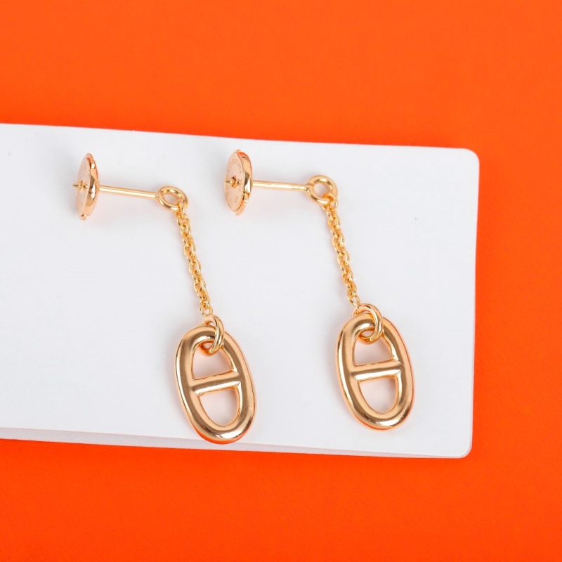 H**me5 earrings